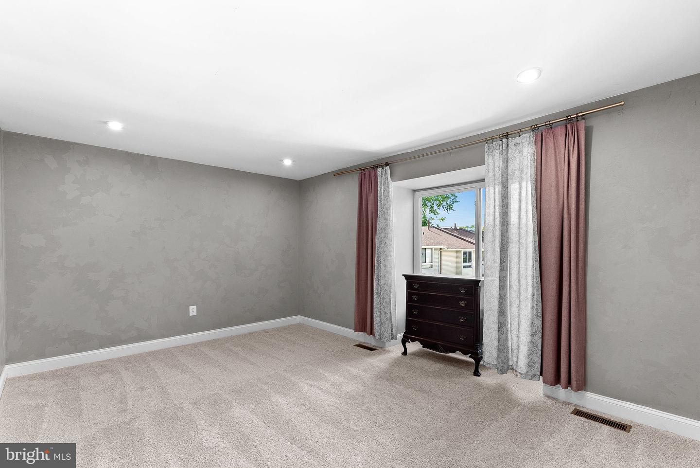 7524 PURDUE CT, MANASSAS, Virginia 20109, 3 Bedrooms Bedrooms, ,2 BathroomsBathrooms,Residential,For sale,7524 PURDUE CT,VAPW2094720 MLS # VAPW2094720