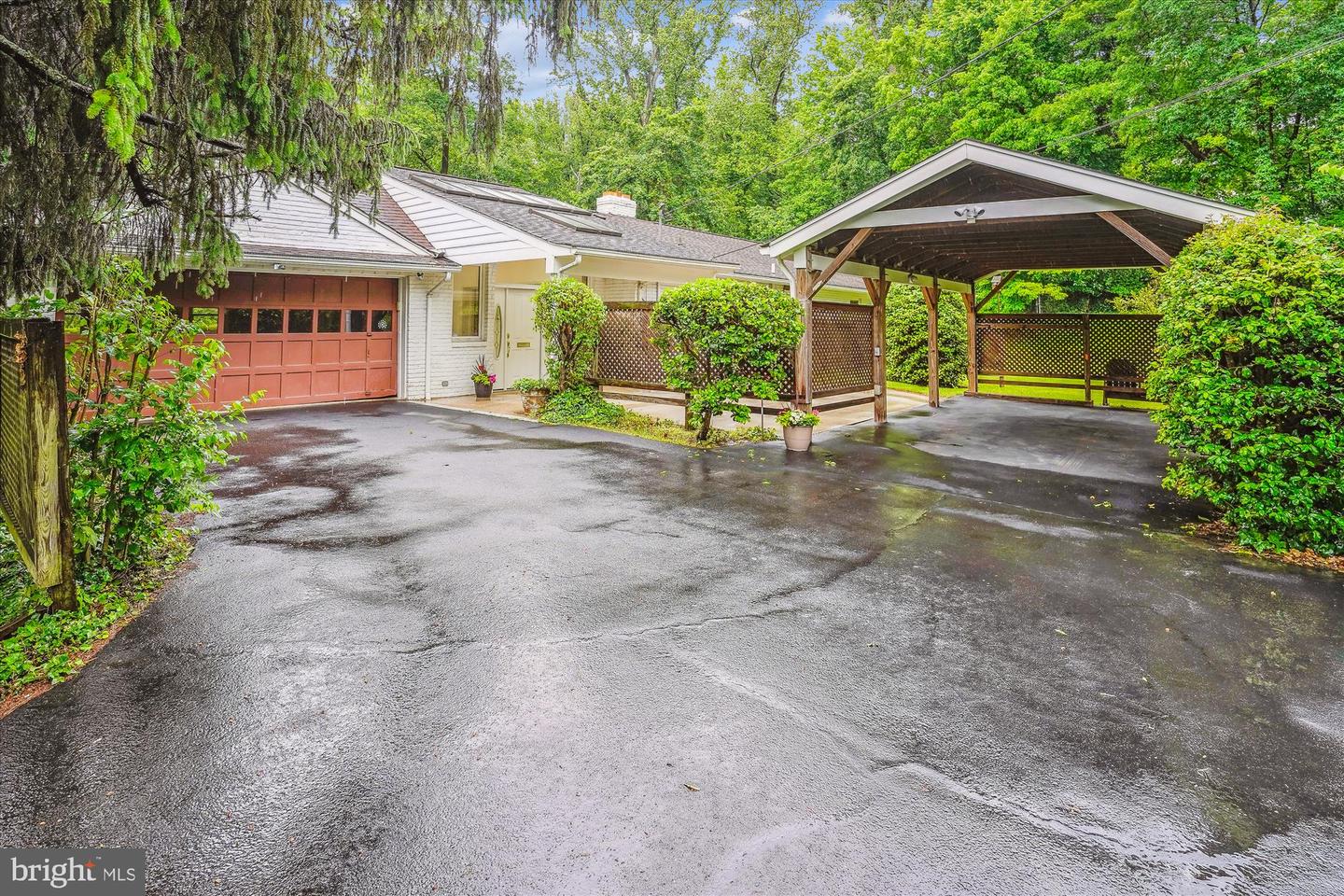 1116 MORNINGSIDE LN, ALEXANDRIA, Virginia 22308, 3 Bedrooms Bedrooms, ,3 BathroomsBathrooms,Residential,For sale,1116 MORNINGSIDE LN,VAFX2241094 MLS # VAFX2241094