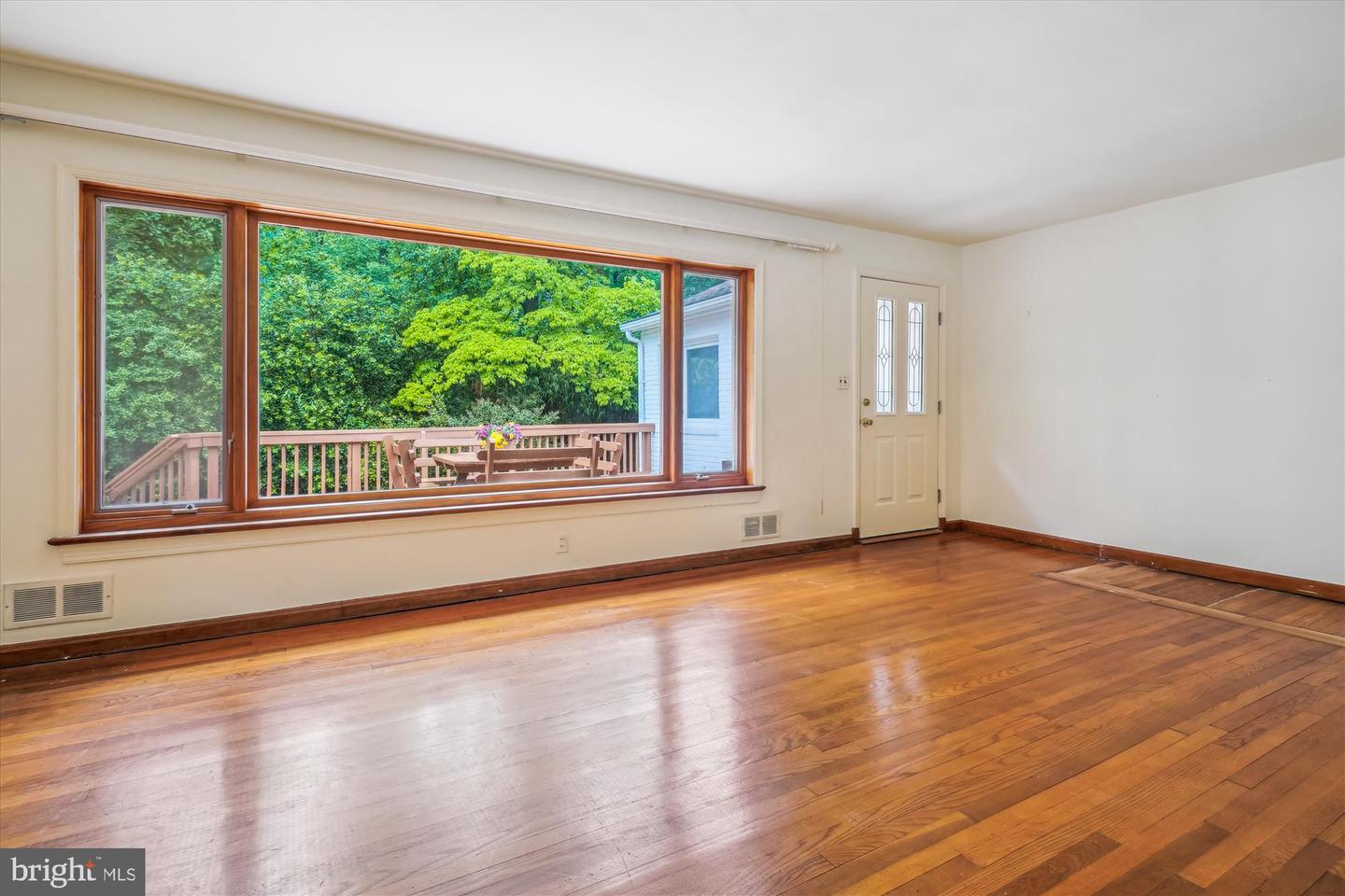 1116 MORNINGSIDE LN, ALEXANDRIA, Virginia 22308, 3 Bedrooms Bedrooms, ,3 BathroomsBathrooms,Residential,For sale,1116 MORNINGSIDE LN,VAFX2241094 MLS # VAFX2241094