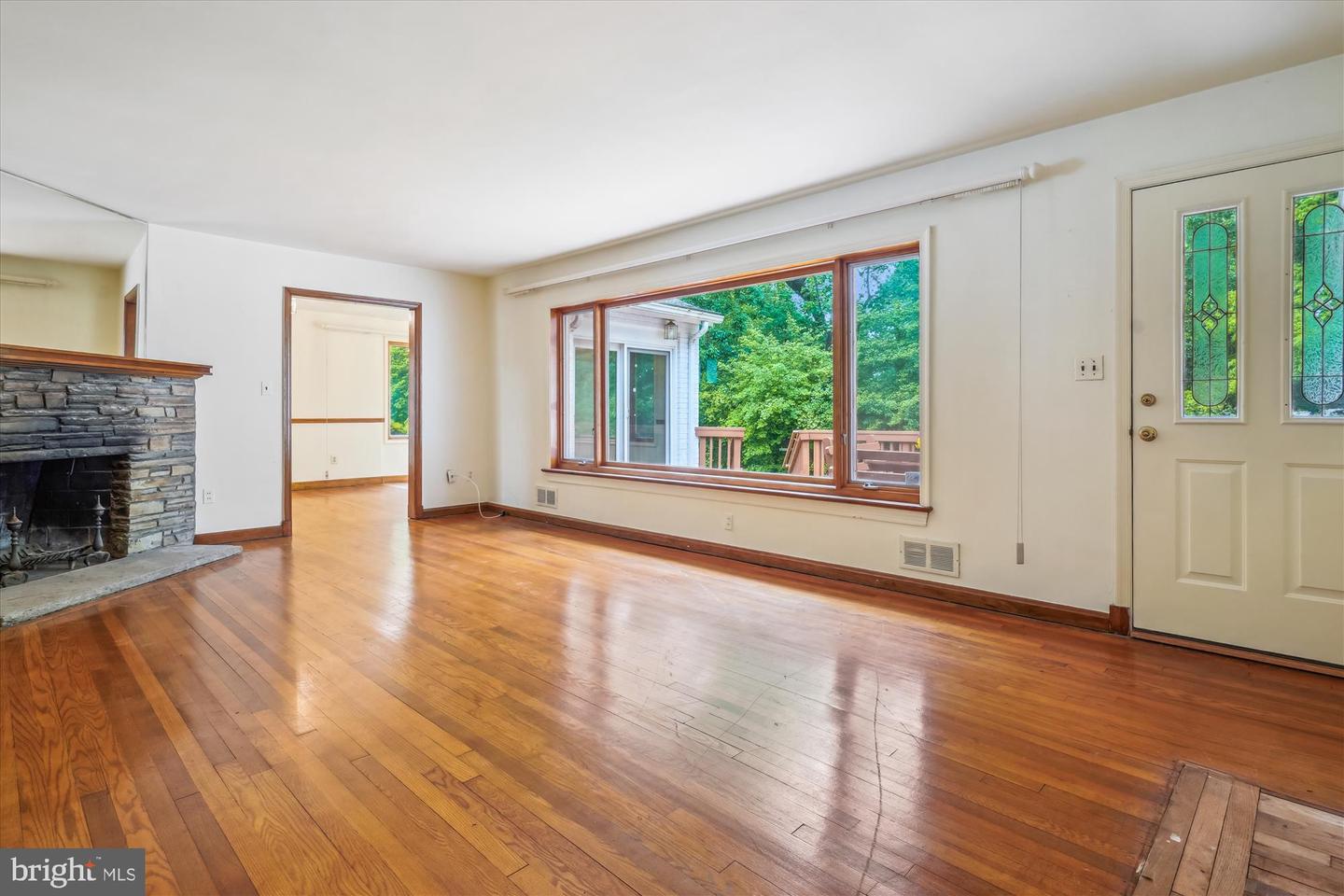 1116 MORNINGSIDE LN, ALEXANDRIA, Virginia 22308, 3 Bedrooms Bedrooms, ,3 BathroomsBathrooms,Residential,For sale,1116 MORNINGSIDE LN,VAFX2241094 MLS # VAFX2241094
