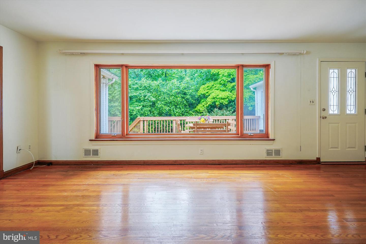 1116 MORNINGSIDE LN, ALEXANDRIA, Virginia 22308, 3 Bedrooms Bedrooms, ,3 BathroomsBathrooms,Residential,For sale,1116 MORNINGSIDE LN,VAFX2241094 MLS # VAFX2241094