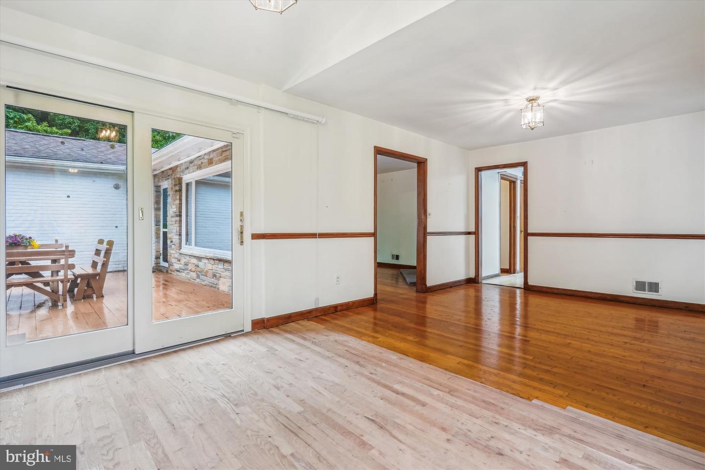 1116 MORNINGSIDE LN, ALEXANDRIA, Virginia 22308, 3 Bedrooms Bedrooms, ,3 BathroomsBathrooms,Residential,For sale,1116 MORNINGSIDE LN,VAFX2241094 MLS # VAFX2241094