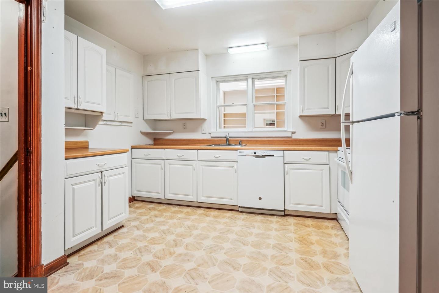 1116 MORNINGSIDE LN, ALEXANDRIA, Virginia 22308, 3 Bedrooms Bedrooms, ,3 BathroomsBathrooms,Residential,For sale,1116 MORNINGSIDE LN,VAFX2241094 MLS # VAFX2241094