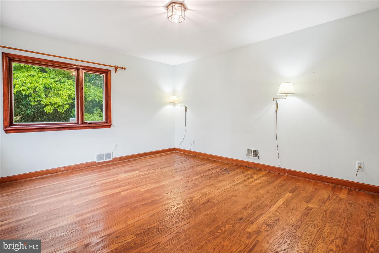 1116 MORNINGSIDE LN, ALEXANDRIA, Virginia 22308, 3 Bedrooms Bedrooms, ,3 BathroomsBathrooms,Residential,For sale,1116 MORNINGSIDE LN,VAFX2241094 MLS # VAFX2241094