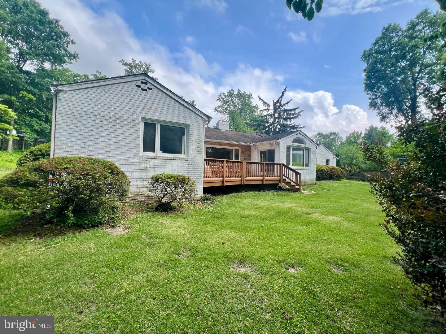 1116 MORNINGSIDE LN, ALEXANDRIA, Virginia 22308, 3 Bedrooms Bedrooms, ,3 BathroomsBathrooms,Residential,For sale,1116 MORNINGSIDE LN,VAFX2241094 MLS # VAFX2241094