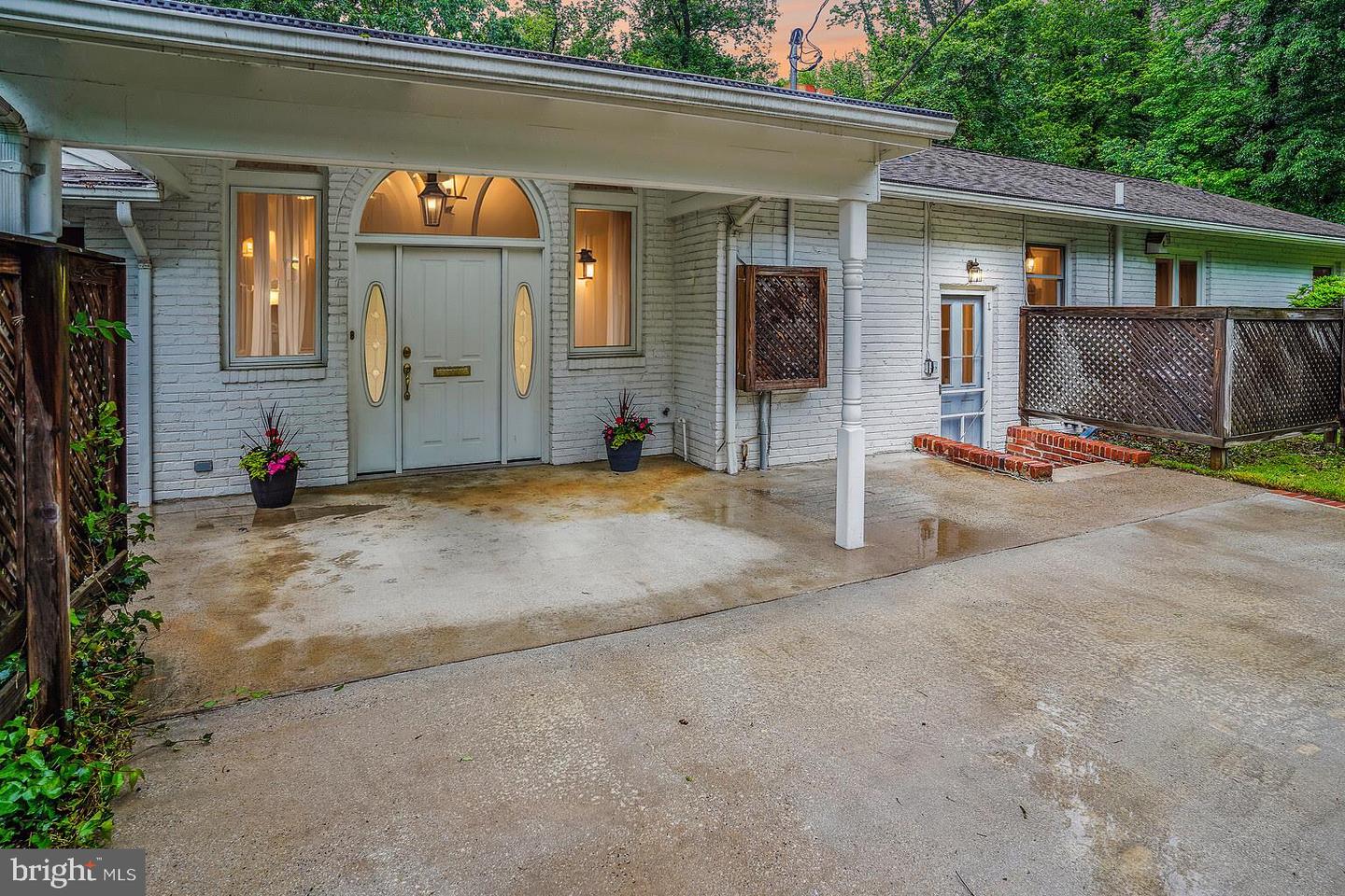 1116 MORNINGSIDE LN, ALEXANDRIA, Virginia 22308, 3 Bedrooms Bedrooms, ,3 BathroomsBathrooms,Residential,For sale,1116 MORNINGSIDE LN,VAFX2241094 MLS # VAFX2241094
