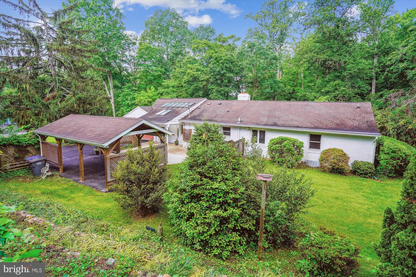 1116 MORNINGSIDE LN, ALEXANDRIA, Virginia 22308, 3 Bedrooms Bedrooms, ,3 BathroomsBathrooms,Residential,For sale,1116 MORNINGSIDE LN,VAFX2241094 MLS # VAFX2241094