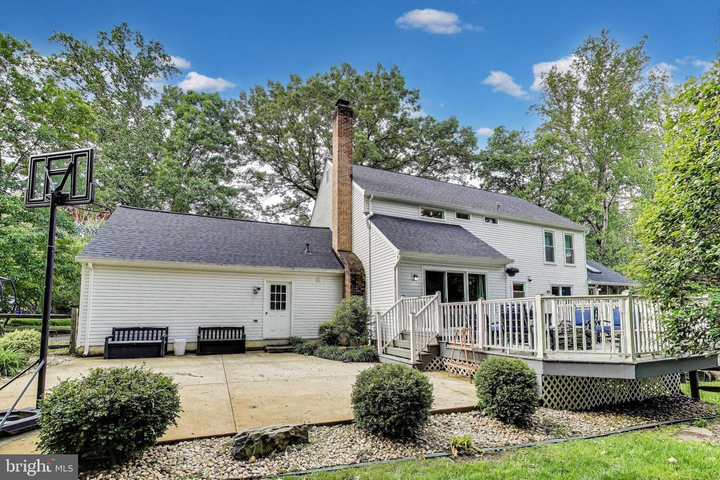 12209 ROWAN TREE DR, FAIRFAX, Virginia 22030, 5 Bedrooms Bedrooms, ,3 BathroomsBathrooms,Residential,For sale,12209 ROWAN TREE DR,VAFX2241090 MLS # VAFX2241090