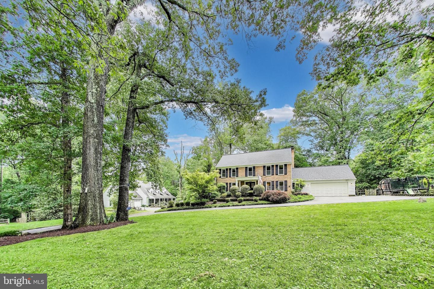 12209 ROWAN TREE DR, FAIRFAX, Virginia 22030, 5 Bedrooms Bedrooms, ,3 BathroomsBathrooms,Residential,For sale,12209 ROWAN TREE DR,VAFX2241090 MLS # VAFX2241090