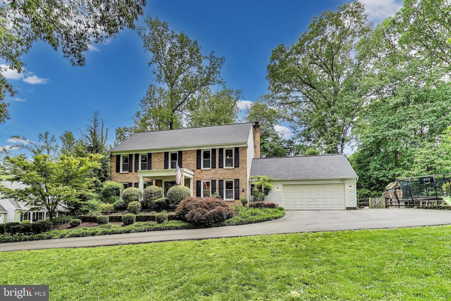 12209 ROWAN TREE DR, FAIRFAX, Virginia 22030, 5 Bedrooms Bedrooms, ,3 BathroomsBathrooms,Residential,For sale,12209 ROWAN TREE DR,VAFX2241090 MLS # VAFX2241090