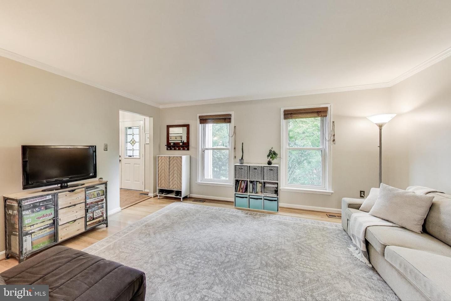 12209 ROWAN TREE DR, FAIRFAX, Virginia 22030, 5 Bedrooms Bedrooms, ,3 BathroomsBathrooms,Residential,For sale,12209 ROWAN TREE DR,VAFX2241090 MLS # VAFX2241090