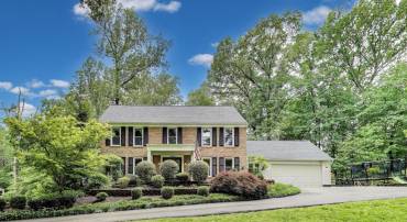 12209 ROWAN TREE DR, FAIRFAX, Virginia 22030, 5 Bedrooms Bedrooms, ,3 BathroomsBathrooms,Residential,For sale,12209 ROWAN TREE DR,VAFX2241090 MLS # VAFX2241090
