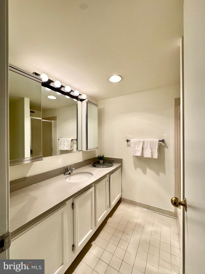 805 N HOWARD ST #446, ALEXANDRIA, Virginia 22304, 2 Bedrooms Bedrooms, ,2 BathroomsBathrooms,Residential,For sale,805 N HOWARD ST #446,VAAX2045386 MLS # VAAX2045386