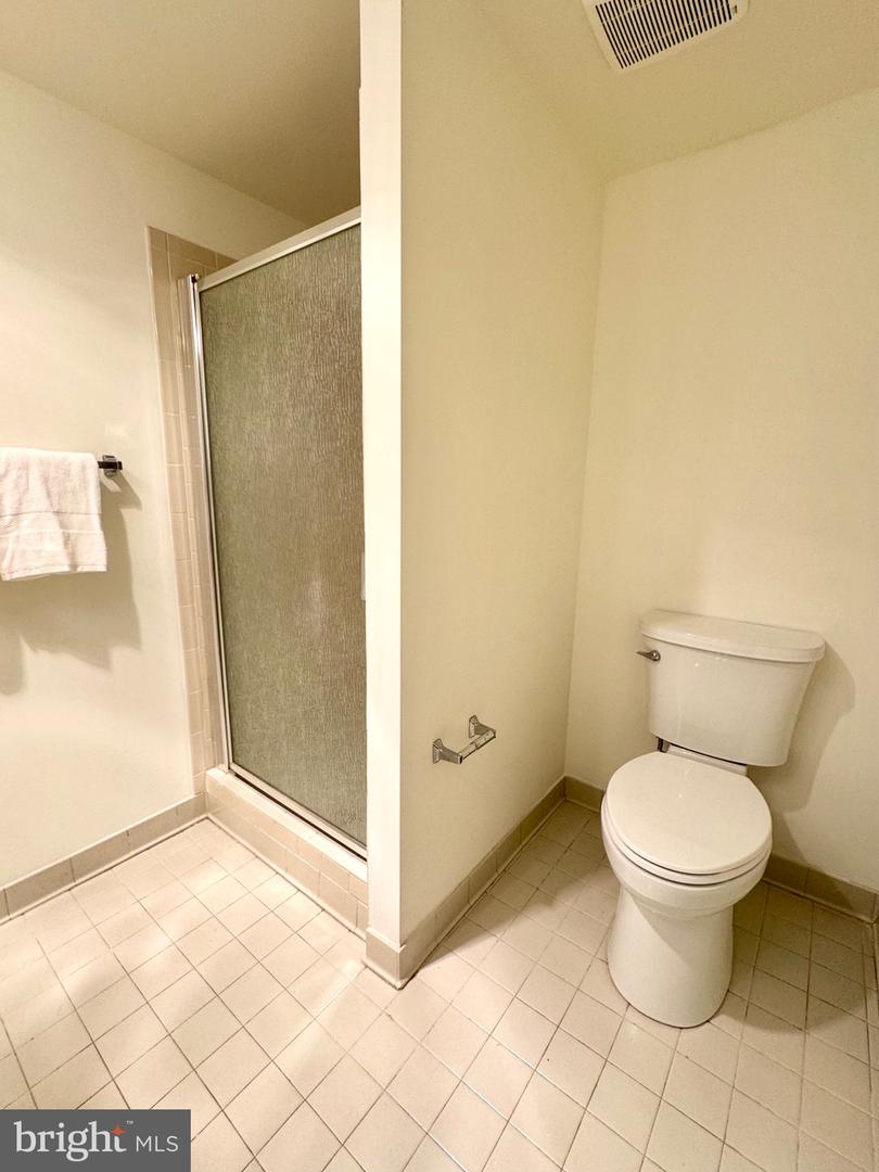 805 N HOWARD ST #446, ALEXANDRIA, Virginia 22304, 2 Bedrooms Bedrooms, ,2 BathroomsBathrooms,Residential,For sale,805 N HOWARD ST #446,VAAX2045386 MLS # VAAX2045386