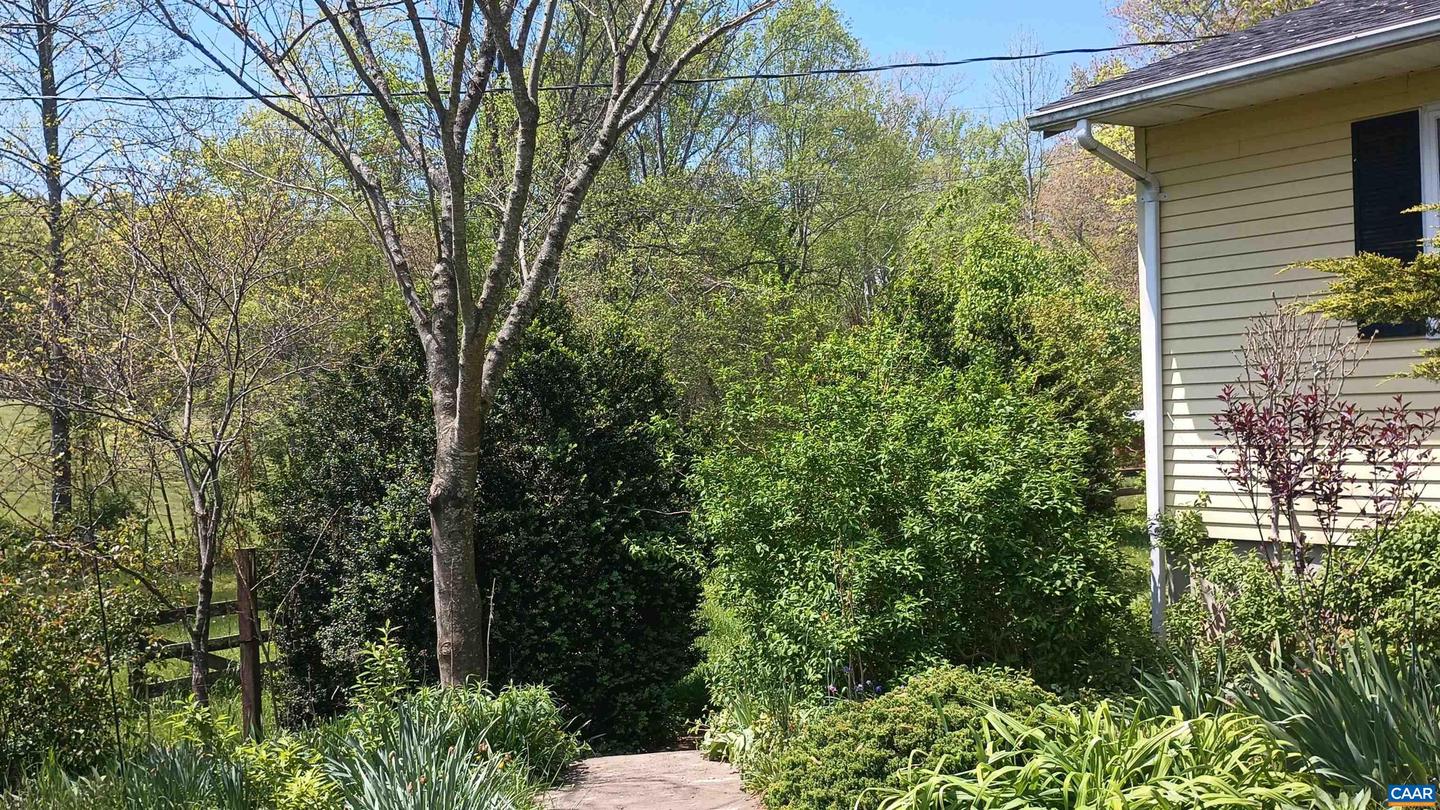 983 WILLIAMSTOWN RD, SHIPMAN, Virginia 22971, 2 Bedrooms Bedrooms, ,1 BathroomBathrooms,Residential,For sale,983 WILLIAMSTOWN RD,664559 MLS # 664559