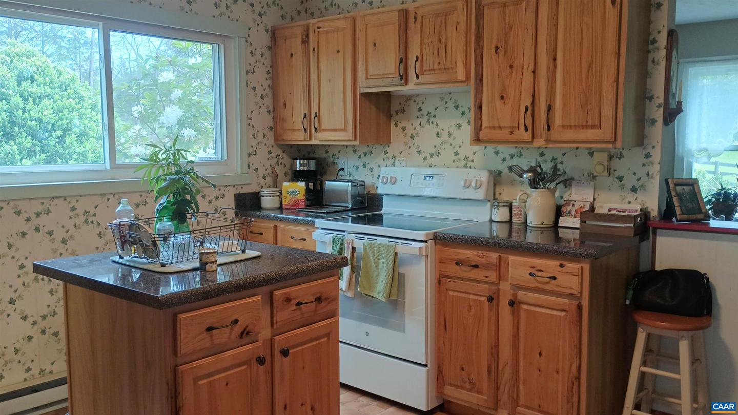 983 WILLIAMSTOWN RD, SHIPMAN, Virginia 22971, 2 Bedrooms Bedrooms, ,1 BathroomBathrooms,Residential,For sale,983 WILLIAMSTOWN RD,664559 MLS # 664559