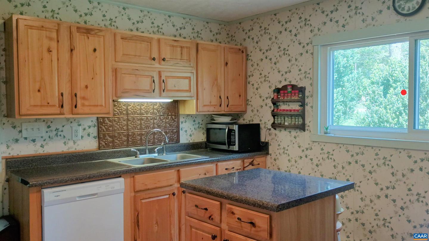 983 WILLIAMSTOWN RD, SHIPMAN, Virginia 22971, 2 Bedrooms Bedrooms, ,1 BathroomBathrooms,Residential,For sale,983 WILLIAMSTOWN RD,664559 MLS # 664559