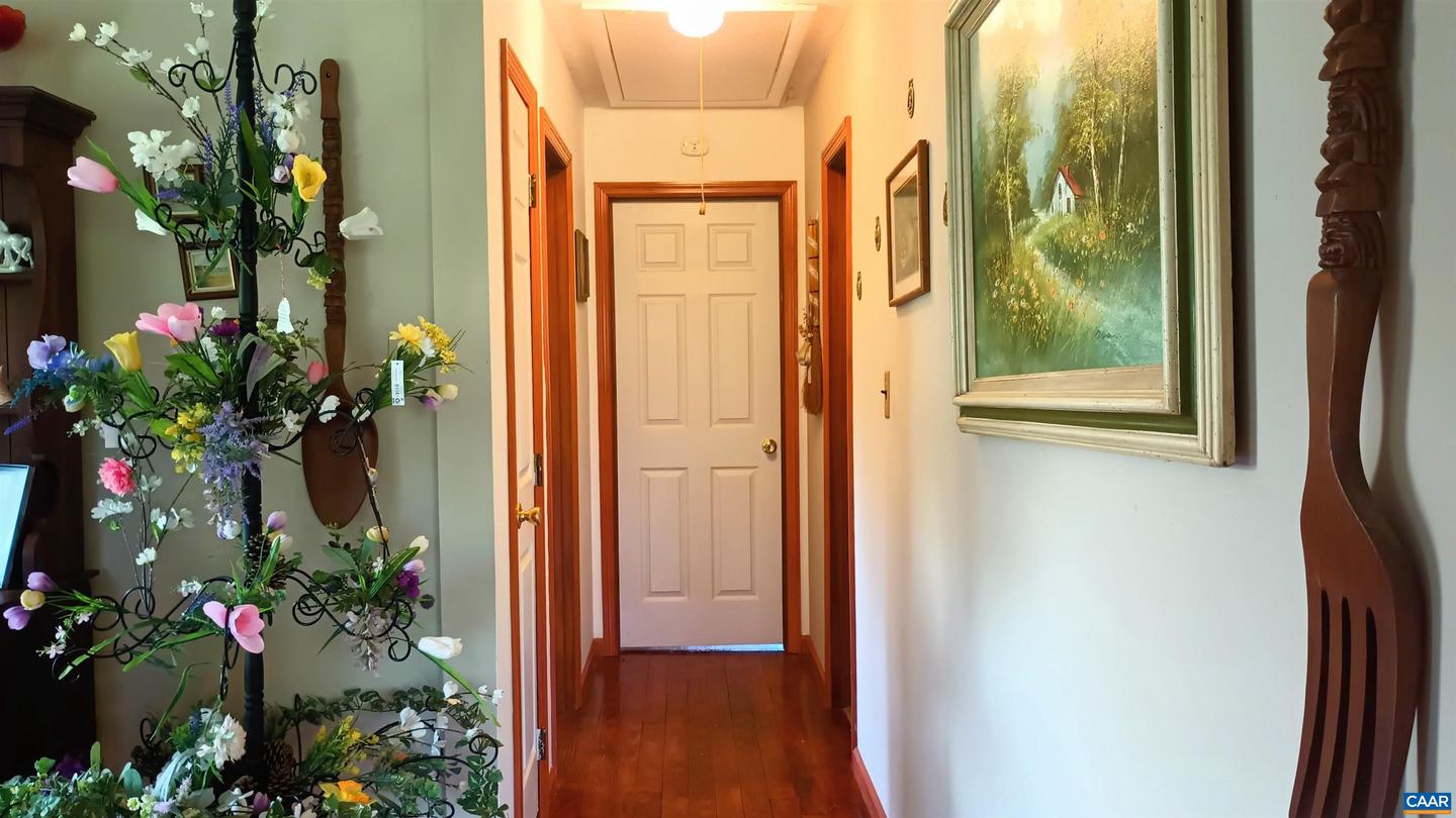 983 WILLIAMSTOWN RD, SHIPMAN, Virginia 22971, 2 Bedrooms Bedrooms, ,1 BathroomBathrooms,Residential,For sale,983 WILLIAMSTOWN RD,664559 MLS # 664559