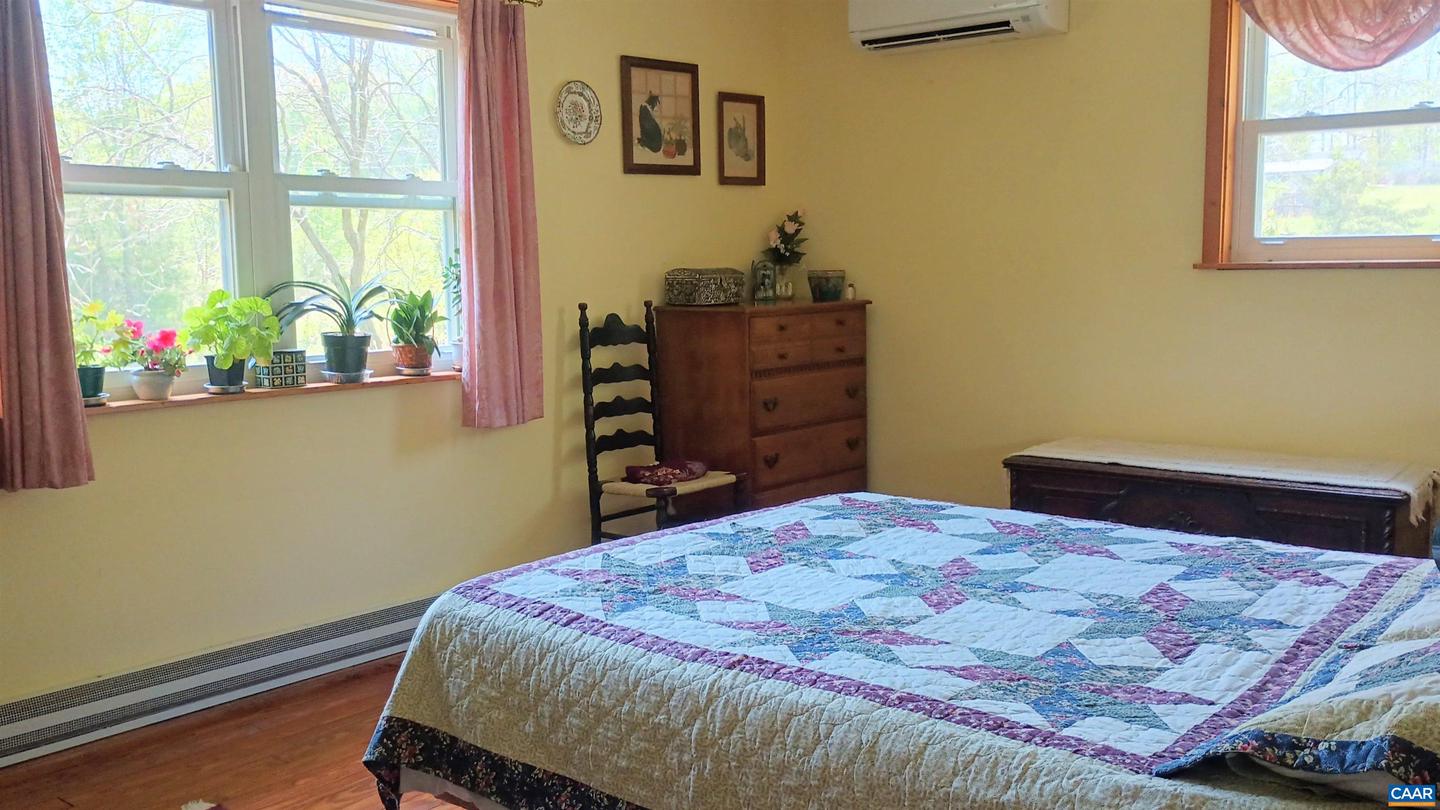 983 WILLIAMSTOWN RD, SHIPMAN, Virginia 22971, 2 Bedrooms Bedrooms, ,1 BathroomBathrooms,Residential,For sale,983 WILLIAMSTOWN RD,664559 MLS # 664559