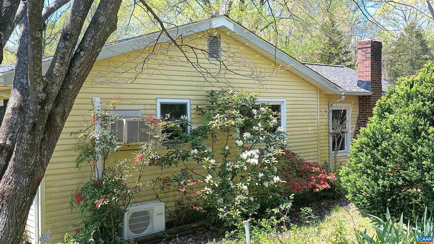 983 WILLIAMSTOWN RD, SHIPMAN, Virginia 22971, 2 Bedrooms Bedrooms, ,1 BathroomBathrooms,Residential,For sale,983 WILLIAMSTOWN RD,664559 MLS # 664559