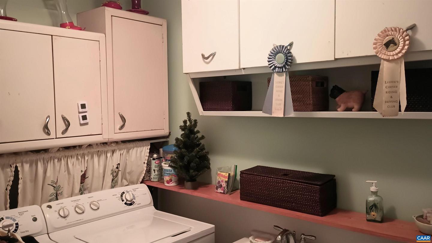 983 WILLIAMSTOWN RD, SHIPMAN, Virginia 22971, 2 Bedrooms Bedrooms, ,1 BathroomBathrooms,Residential,For sale,983 WILLIAMSTOWN RD,664559 MLS # 664559