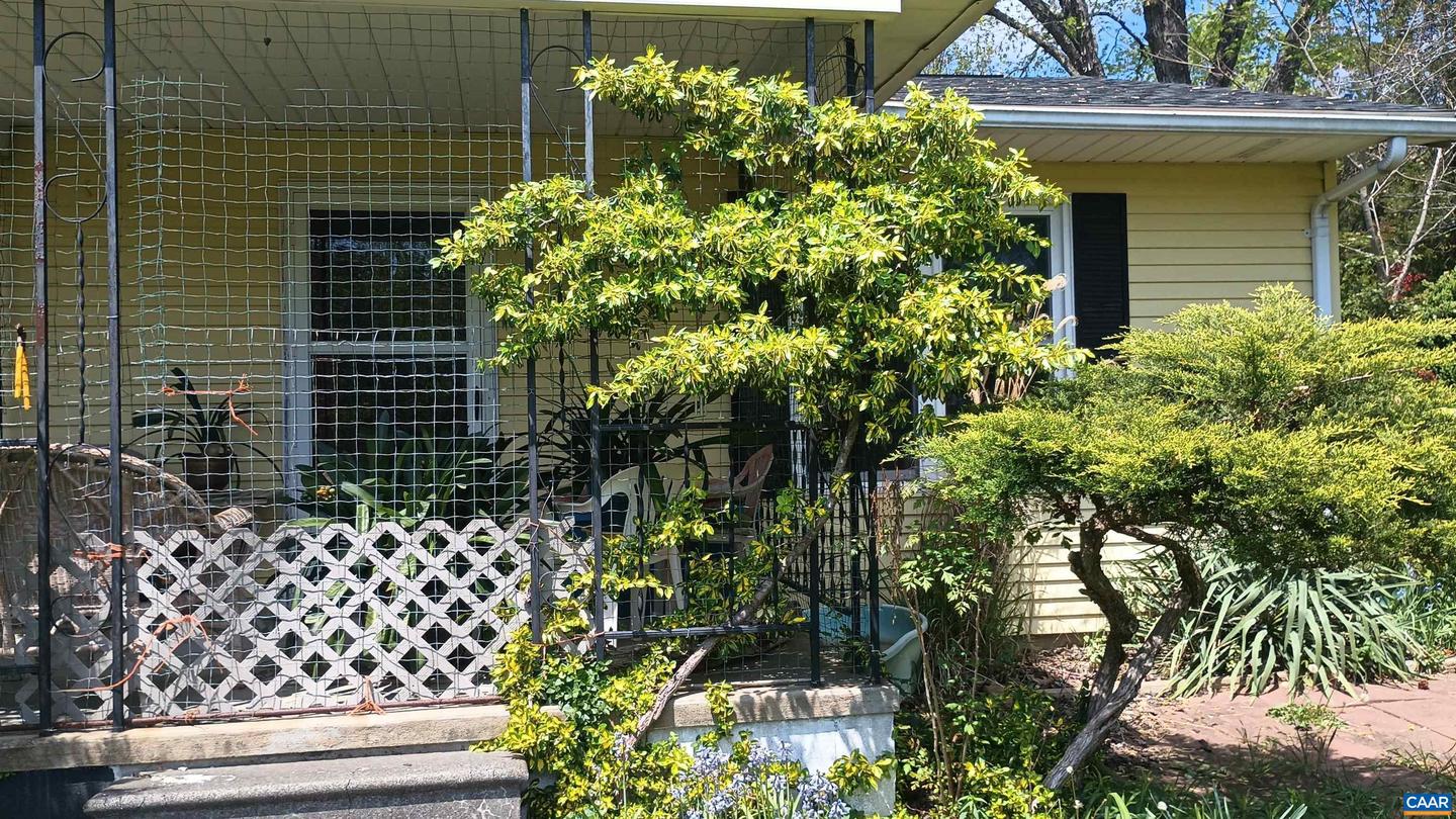983 WILLIAMSTOWN RD, SHIPMAN, Virginia 22971, 2 Bedrooms Bedrooms, ,1 BathroomBathrooms,Residential,For sale,983 WILLIAMSTOWN RD,664559 MLS # 664559