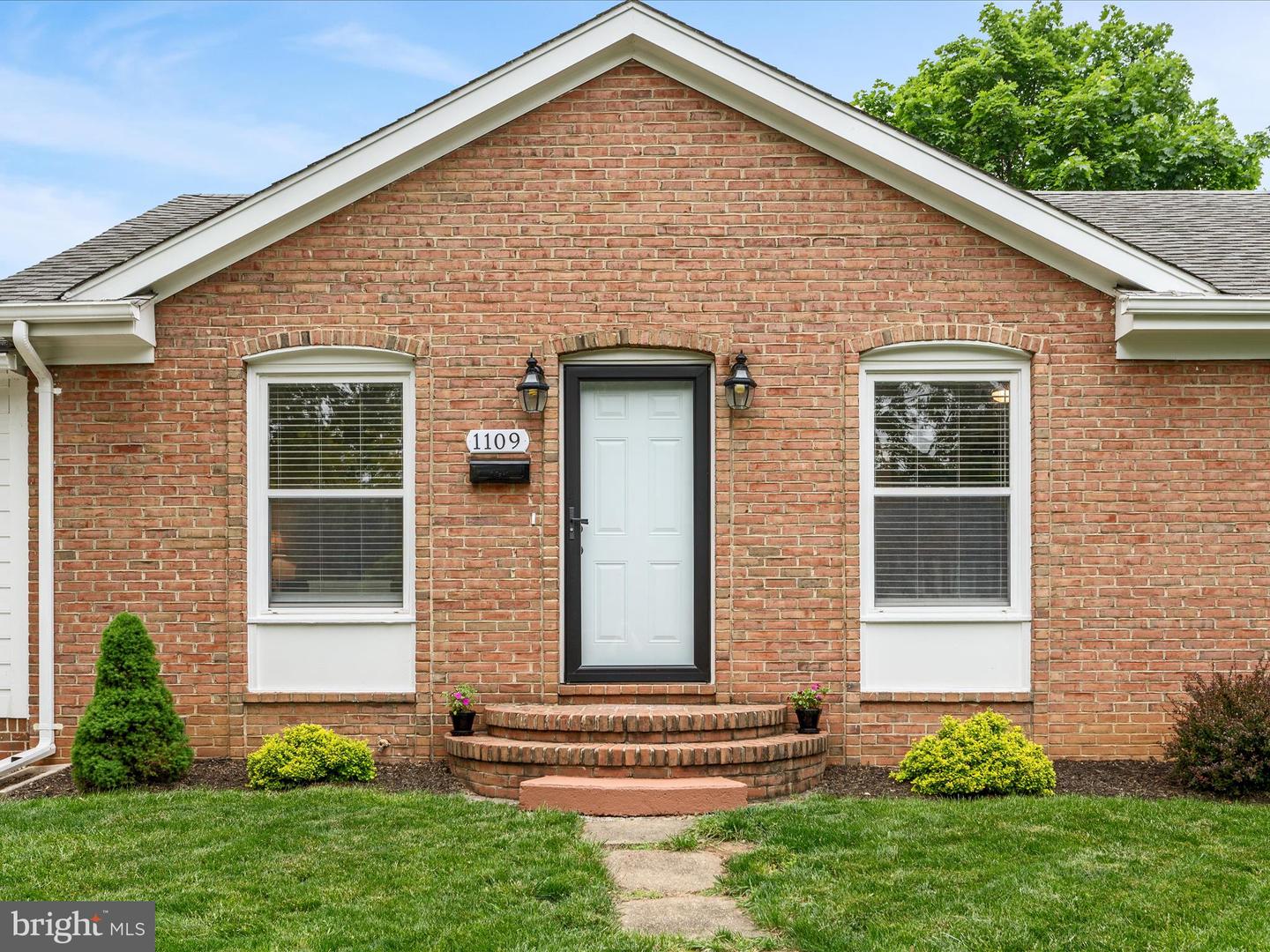 1109 OPEQUON AVE, WINCHESTER, Virginia 22601, 3 Bedrooms Bedrooms, ,2 BathroomsBathrooms,Residential,For sale,1109 OPEQUON AVE,VAWI2007704 MLS # VAWI2007704