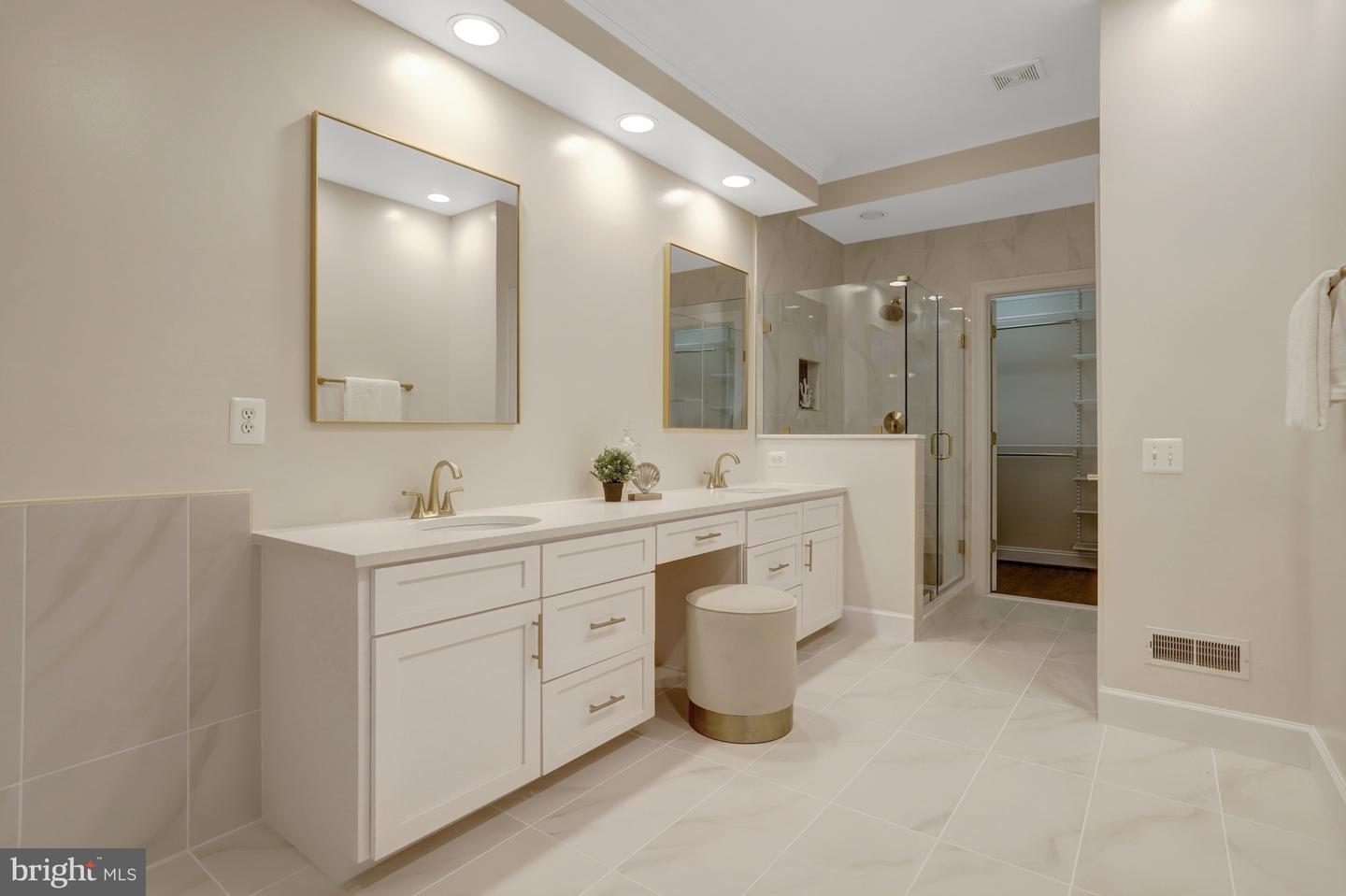 5252 WINTER VIEW DR, ALEXANDRIA, Virginia 22312, 5 Bedrooms Bedrooms, ,4 BathroomsBathrooms,Residential,For sale,5252 WINTER VIEW DR,VAFX2241136 MLS # VAFX2241136