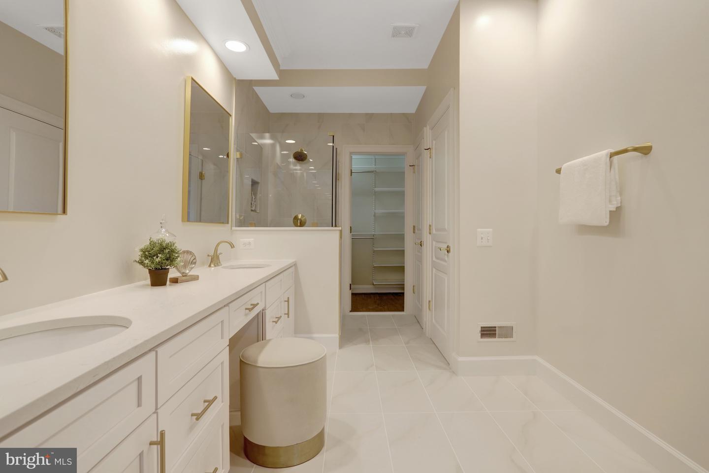 5252 WINTER VIEW DR, ALEXANDRIA, Virginia 22312, 5 Bedrooms Bedrooms, ,4 BathroomsBathrooms,Residential,For sale,5252 WINTER VIEW DR,VAFX2241136 MLS # VAFX2241136