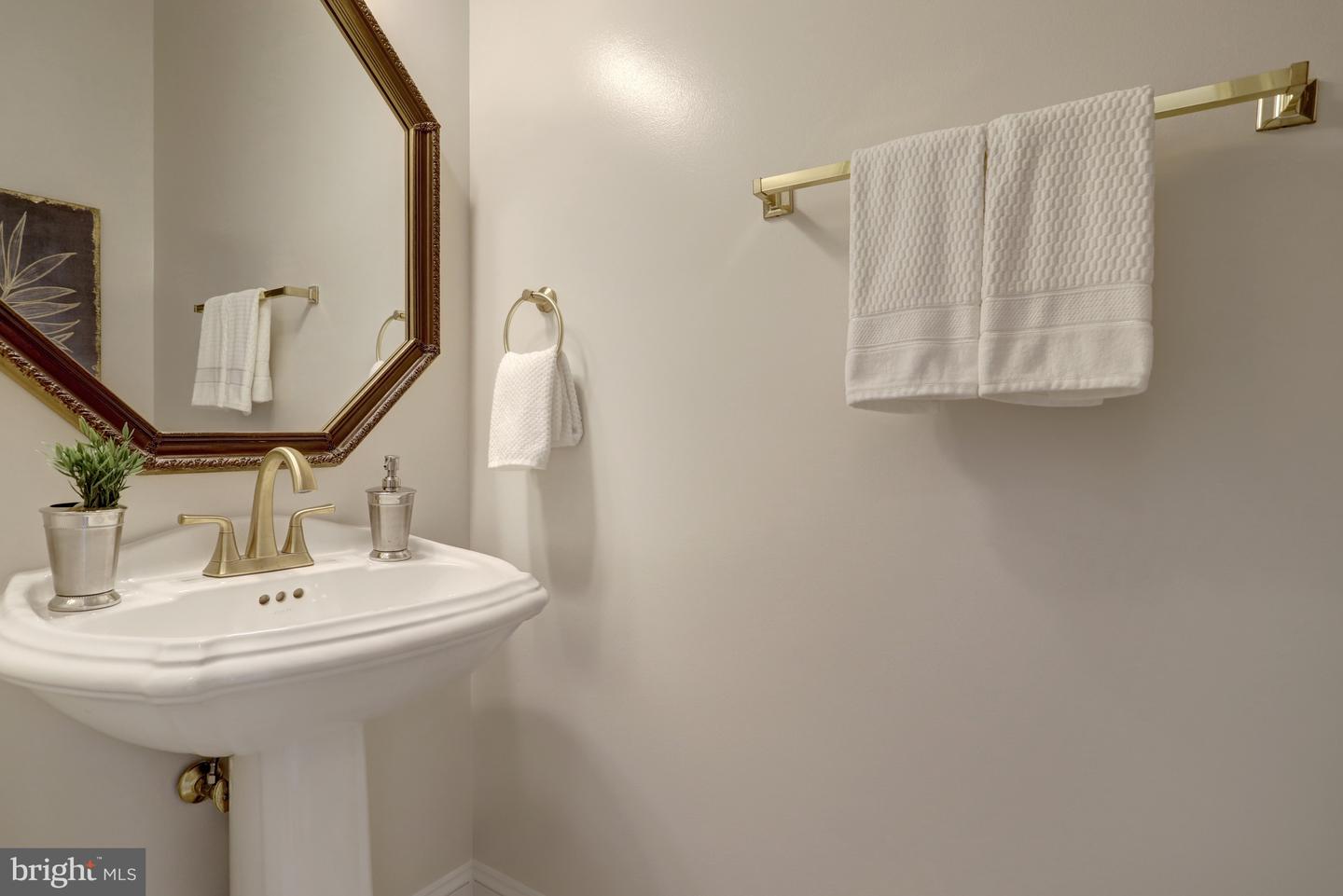 5252 WINTER VIEW DR, ALEXANDRIA, Virginia 22312, 5 Bedrooms Bedrooms, ,4 BathroomsBathrooms,Residential,For sale,5252 WINTER VIEW DR,VAFX2241136 MLS # VAFX2241136
