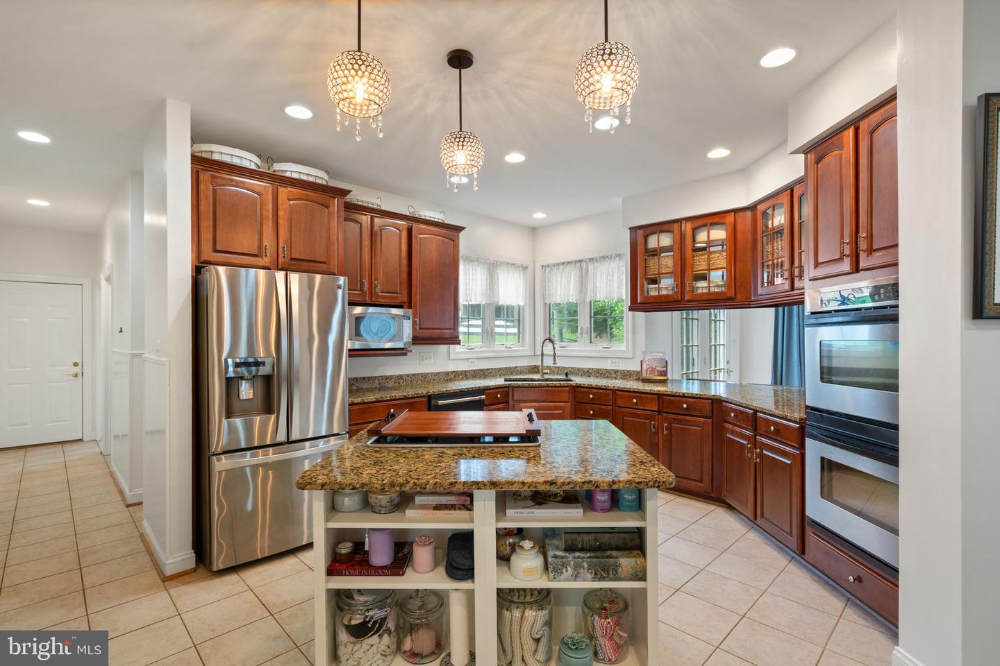 7814 ABBEY OAKS CT, MANASSAS, Virginia 20112, 5 Bedrooms Bedrooms, ,5 BathroomsBathrooms,Residential,For sale,7814 ABBEY OAKS CT,VAPW2094782 MLS # VAPW2094782