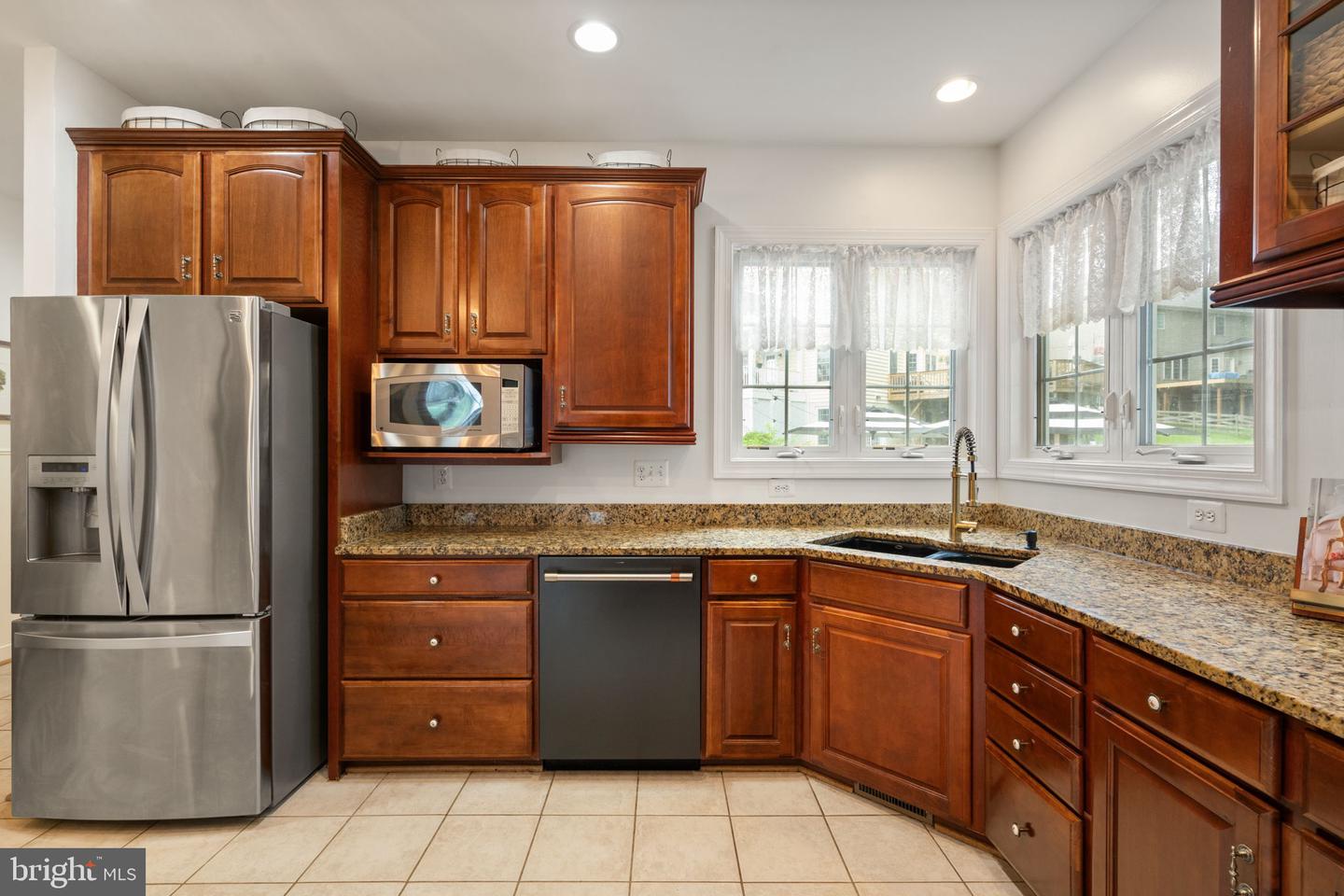7814 ABBEY OAKS CT, MANASSAS, Virginia 20112, 5 Bedrooms Bedrooms, ,5 BathroomsBathrooms,Residential,For sale,7814 ABBEY OAKS CT,VAPW2094782 MLS # VAPW2094782