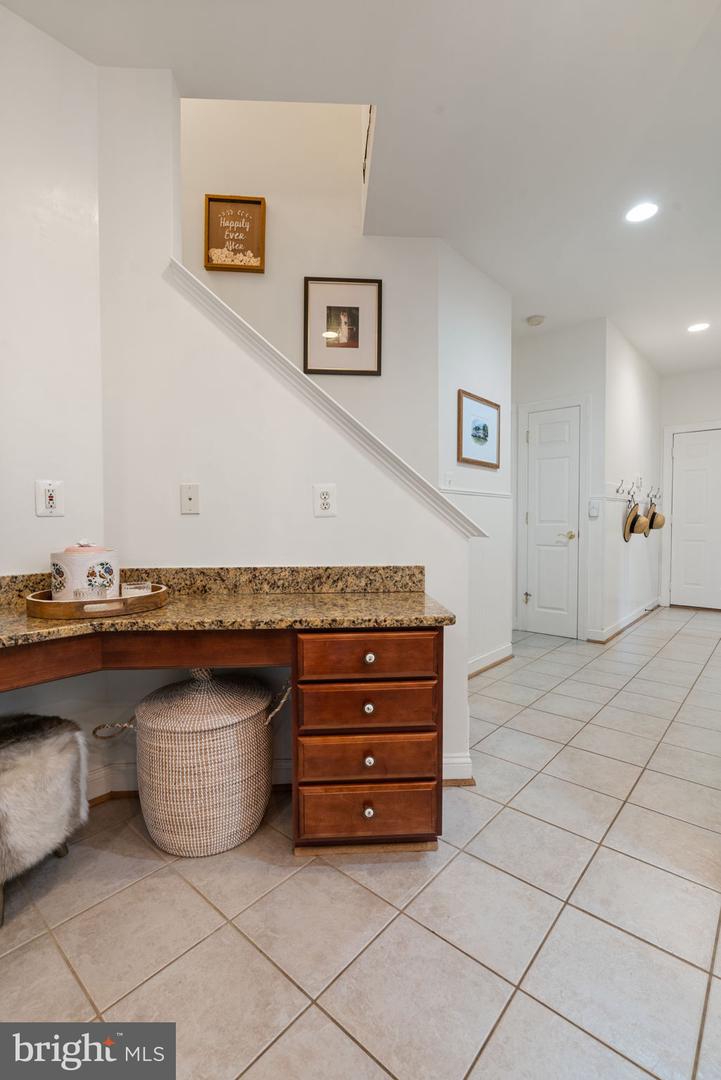 7814 ABBEY OAKS CT, MANASSAS, Virginia 20112, 5 Bedrooms Bedrooms, ,5 BathroomsBathrooms,Residential,For sale,7814 ABBEY OAKS CT,VAPW2094782 MLS # VAPW2094782