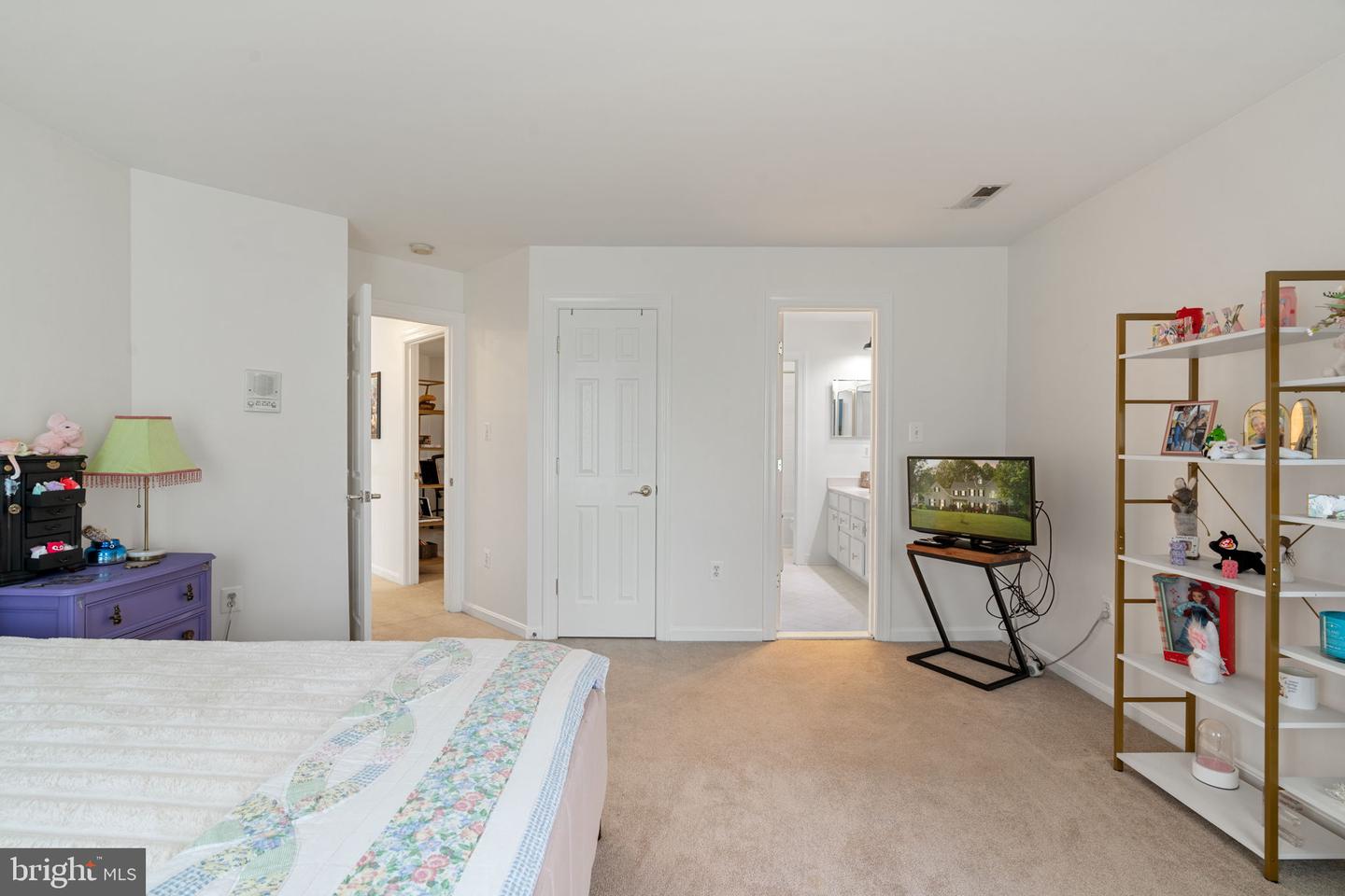 7814 ABBEY OAKS CT, MANASSAS, Virginia 20112, 5 Bedrooms Bedrooms, ,5 BathroomsBathrooms,Residential,For sale,7814 ABBEY OAKS CT,VAPW2094782 MLS # VAPW2094782