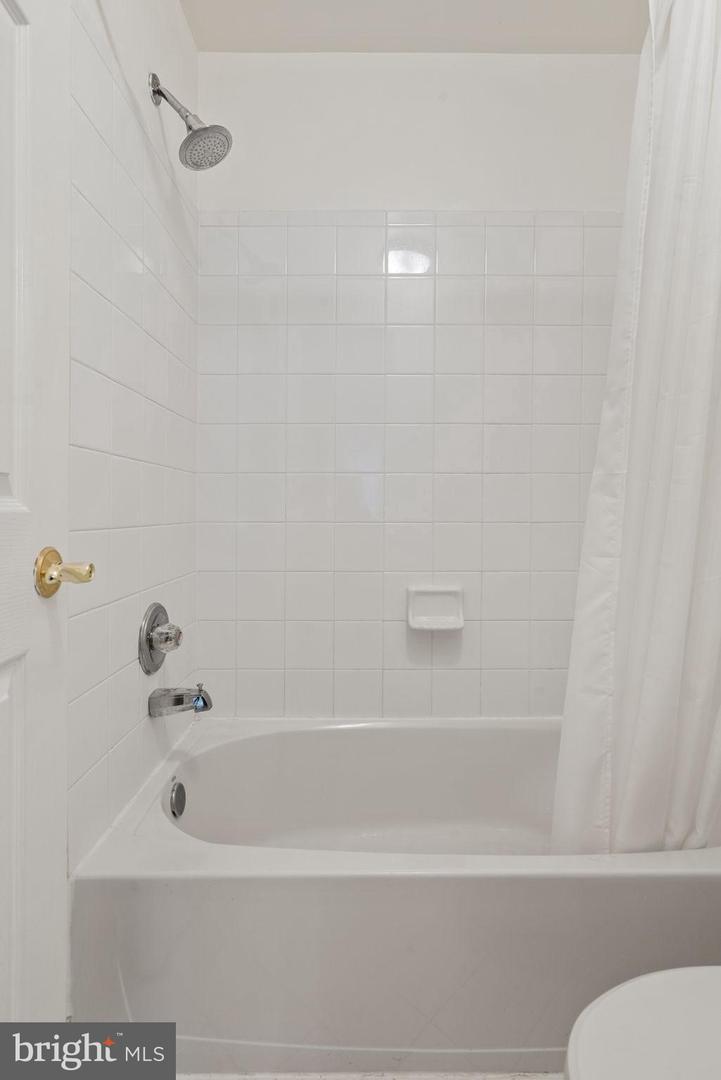 7814 ABBEY OAKS CT, MANASSAS, Virginia 20112, 5 Bedrooms Bedrooms, ,5 BathroomsBathrooms,Residential,For sale,7814 ABBEY OAKS CT,VAPW2094782 MLS # VAPW2094782