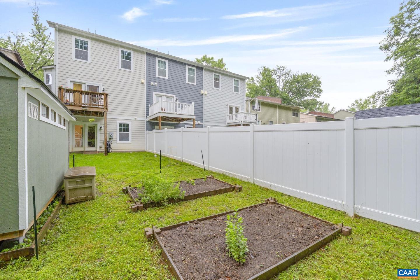 126 LONGWOOD DR #C, CHARLOTTESVILLE, Virginia 22903, 4 Bedrooms Bedrooms, ,3 BathroomsBathrooms,Residential,For sale,126 LONGWOOD DR #C,664593 MLS # 664593