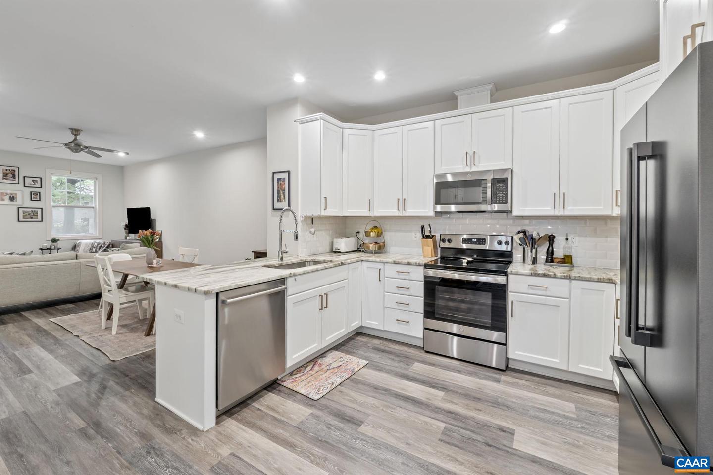 126 LONGWOOD DR #C, CHARLOTTESVILLE, Virginia 22903, 4 Bedrooms Bedrooms, ,3 BathroomsBathrooms,Residential,For sale,126 LONGWOOD DR #C,664593 MLS # 664593