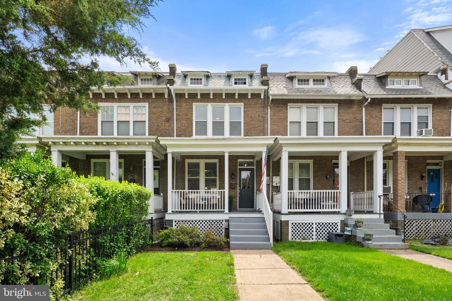1821 MASSACHUSETTS AVE SE, WASHINGTON, District Of Columbia 20003, 4 Bedrooms Bedrooms, ,2 BathroomsBathrooms,Residential,For sale,1821 MASSACHUSETTS AVE SE,DCDC2200952 MLS # DCDC2200952