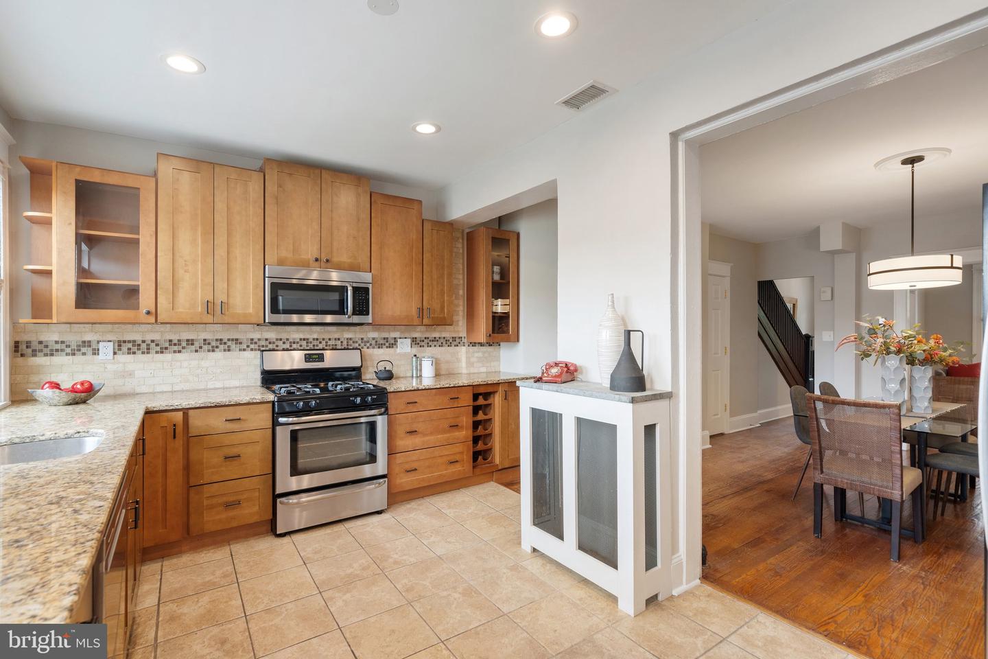 1821 MASSACHUSETTS AVE SE, WASHINGTON, District Of Columbia 20003, 4 Bedrooms Bedrooms, ,2 BathroomsBathrooms,Residential,For sale,1821 MASSACHUSETTS AVE SE,DCDC2200952 MLS # DCDC2200952