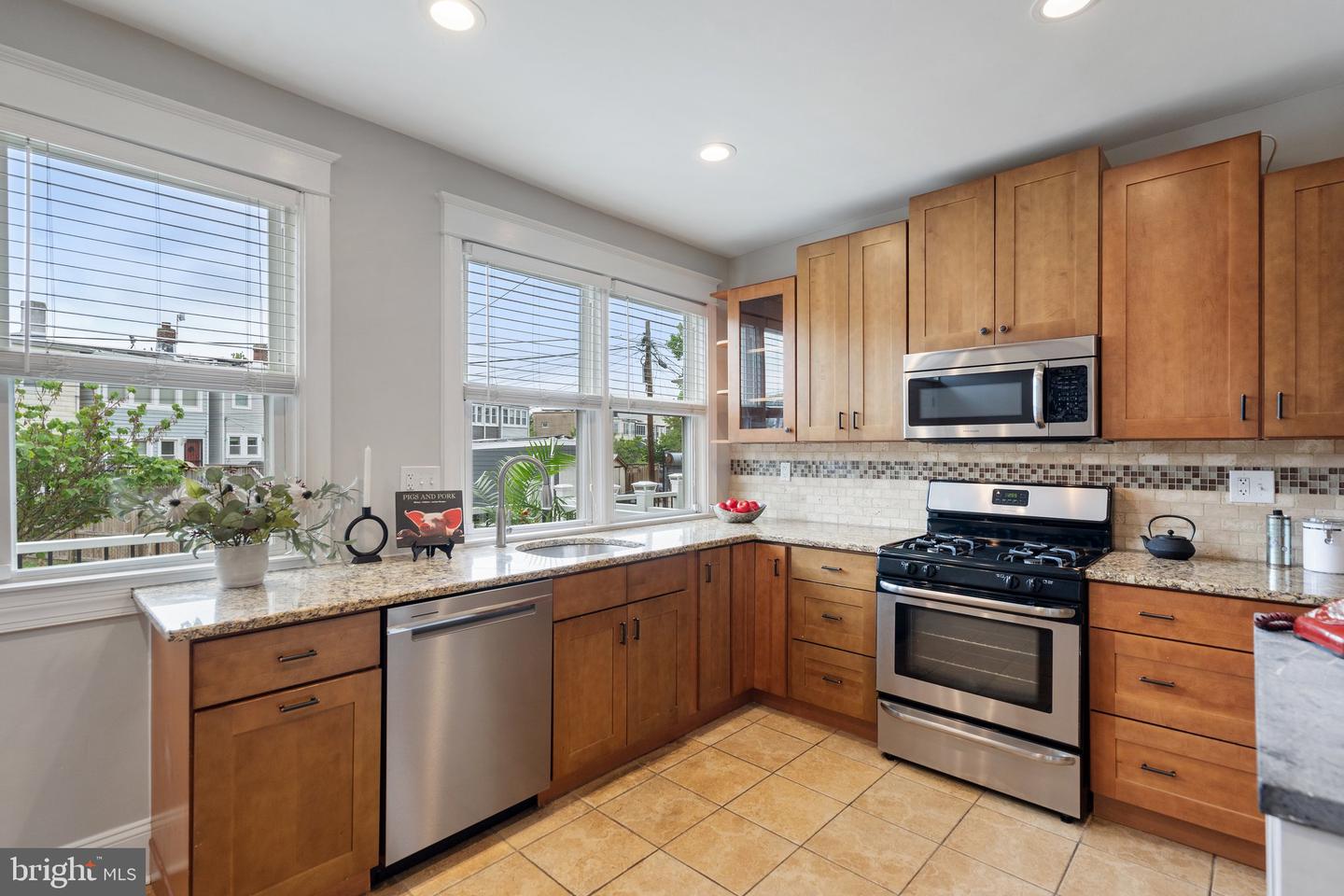 1821 MASSACHUSETTS AVE SE, WASHINGTON, District Of Columbia 20003, 4 Bedrooms Bedrooms, ,2 BathroomsBathrooms,Residential,For sale,1821 MASSACHUSETTS AVE SE,DCDC2200952 MLS # DCDC2200952