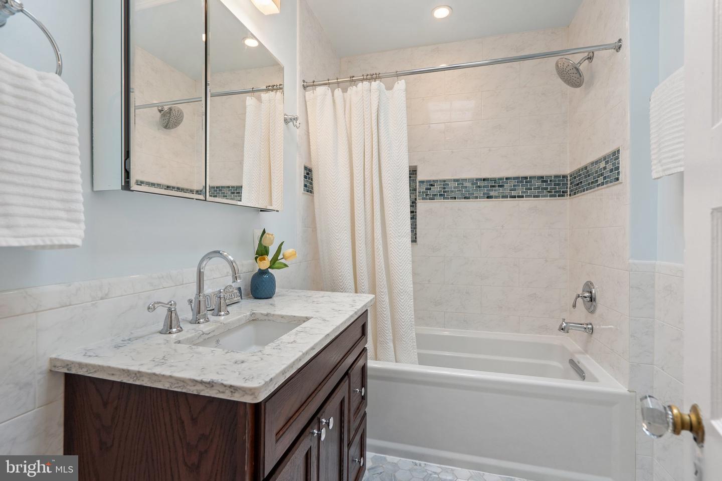1821 MASSACHUSETTS AVE SE, WASHINGTON, District Of Columbia 20003, 4 Bedrooms Bedrooms, ,2 BathroomsBathrooms,Residential,For sale,1821 MASSACHUSETTS AVE SE,DCDC2200952 MLS # DCDC2200952
