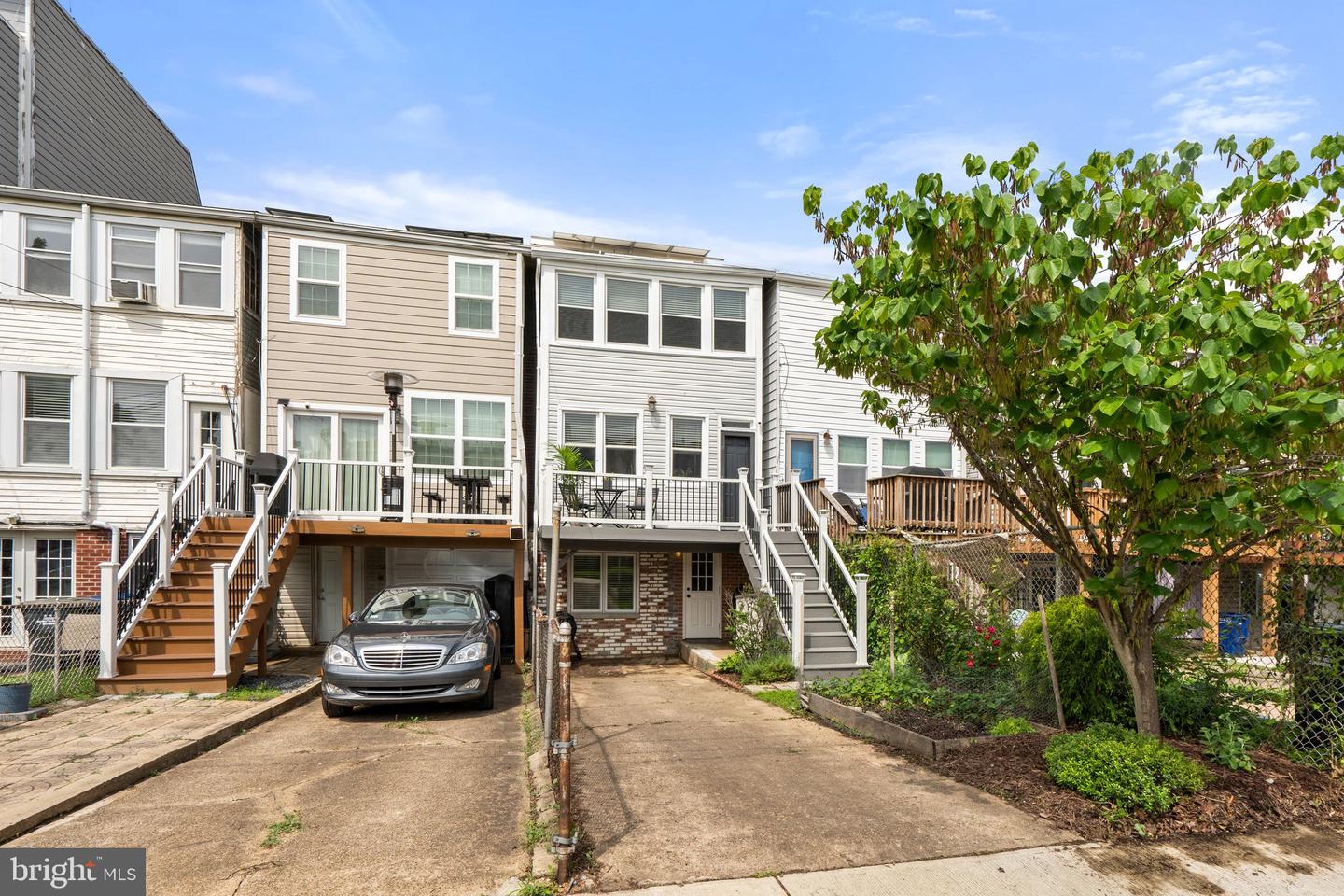 1821 MASSACHUSETTS AVE SE, WASHINGTON, District Of Columbia 20003, 4 Bedrooms Bedrooms, ,2 BathroomsBathrooms,Residential,For sale,1821 MASSACHUSETTS AVE SE,DCDC2200952 MLS # DCDC2200952