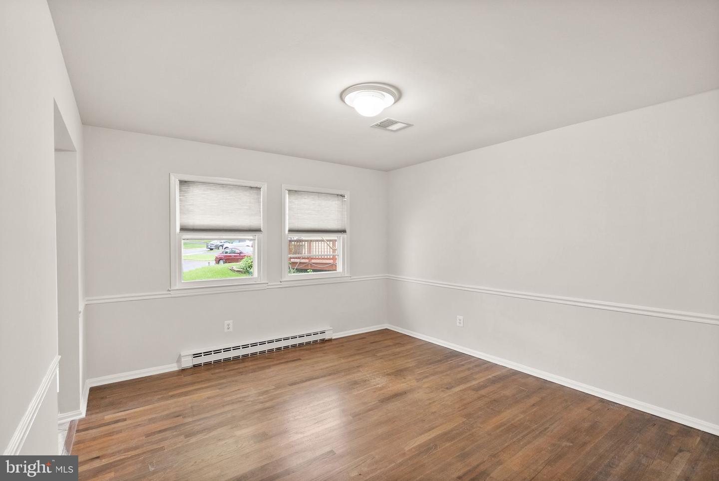 513 TAVENNER CT, STERLING, Virginia 20164, 5 Bedrooms Bedrooms, ,3 BathroomsBathrooms,Residential,For sale,513 TAVENNER CT,VALO2096602 MLS # VALO2096602