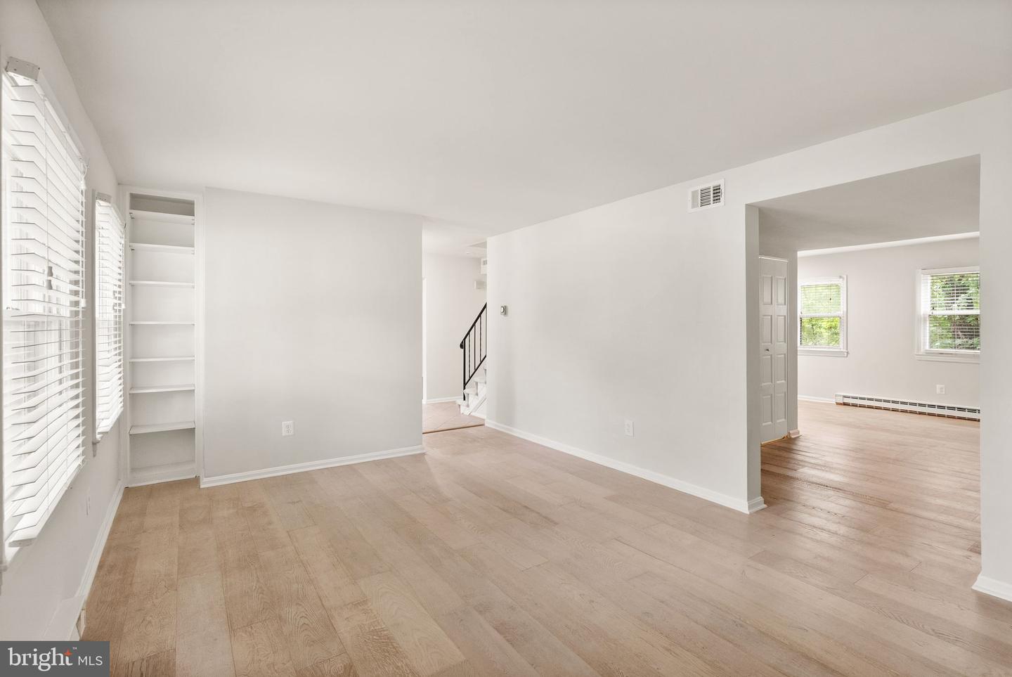 513 TAVENNER CT, STERLING, Virginia 20164, 5 Bedrooms Bedrooms, ,3 BathroomsBathrooms,Residential,For sale,513 TAVENNER CT,VALO2096602 MLS # VALO2096602