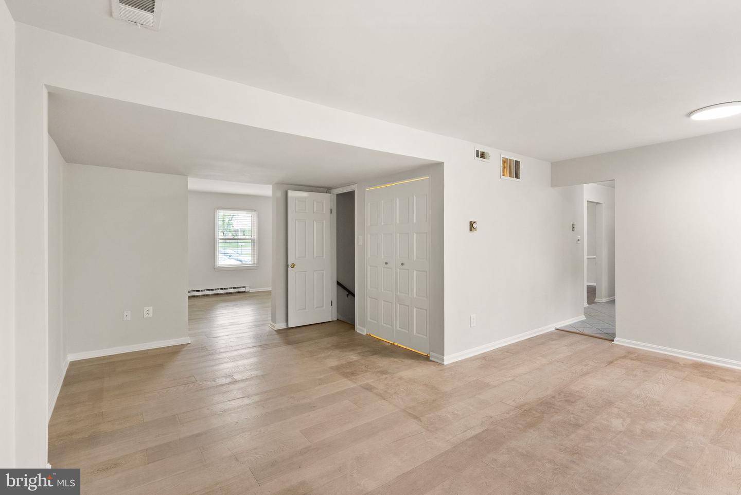 513 TAVENNER CT, STERLING, Virginia 20164, 5 Bedrooms Bedrooms, ,3 BathroomsBathrooms,Residential,For sale,513 TAVENNER CT,VALO2096602 MLS # VALO2096602