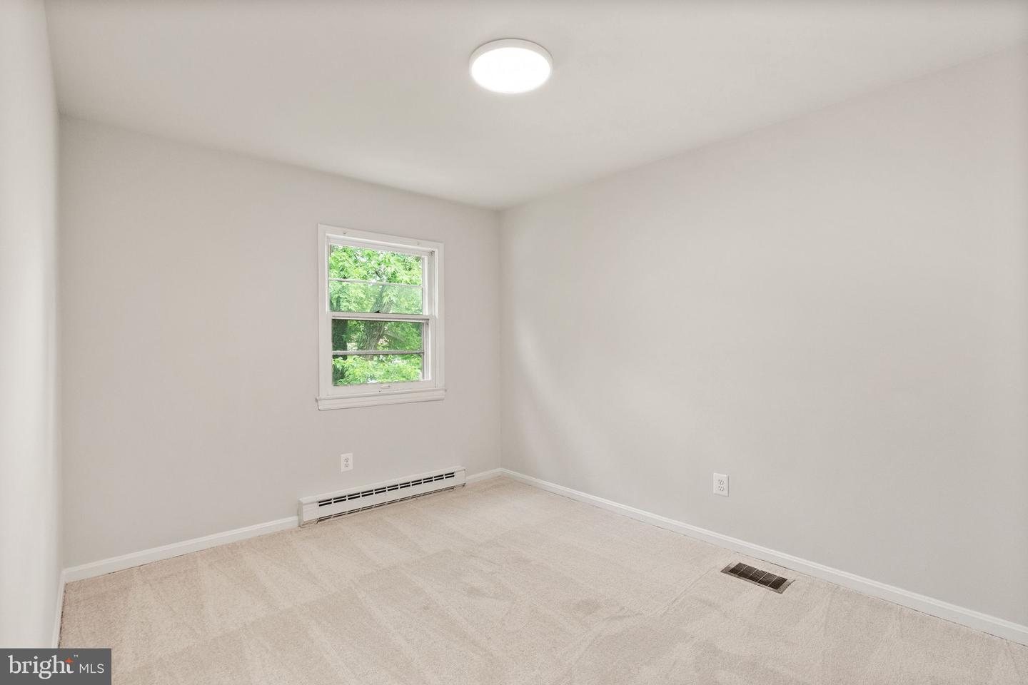 513 TAVENNER CT, STERLING, Virginia 20164, 5 Bedrooms Bedrooms, ,3 BathroomsBathrooms,Residential,For sale,513 TAVENNER CT,VALO2096602 MLS # VALO2096602
