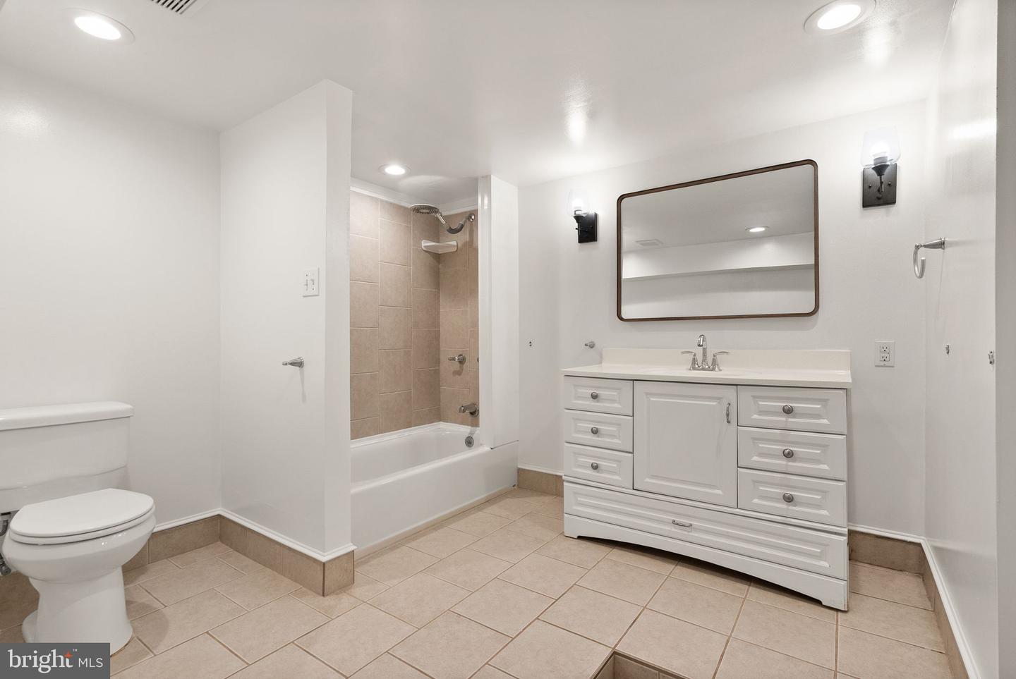 513 TAVENNER CT, STERLING, Virginia 20164, 5 Bedrooms Bedrooms, ,3 BathroomsBathrooms,Residential,For sale,513 TAVENNER CT,VALO2096602 MLS # VALO2096602