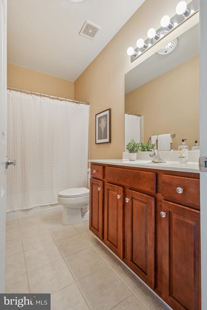16100 DANCING LEAF PL, DUMFRIES, Virginia 22025, 3 Bedrooms Bedrooms, ,2 BathroomsBathrooms,Residential,For sale,16100 DANCING LEAF PL,VAPW2094776 MLS # VAPW2094776