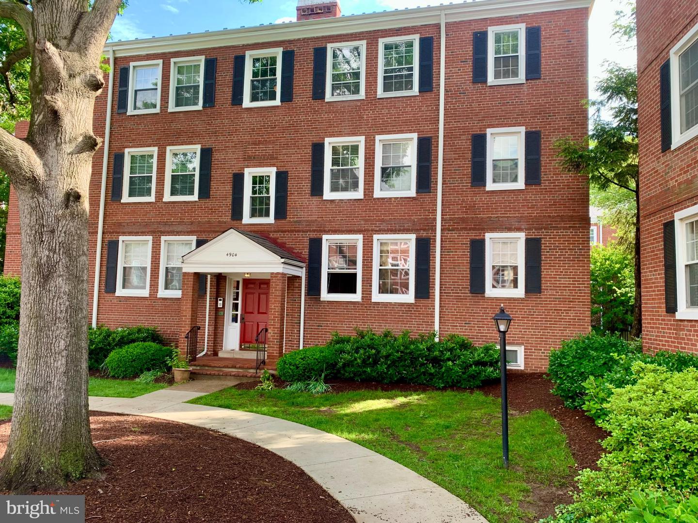 4904 29TH RD S #A2, ARLINGTON, Virginia 22206, 1 Bedroom Bedrooms, ,2 BathroomsBathrooms,Residential,For sale,4904 29TH RD S #A2,VAAX2045406 MLS # VAAX2045406
