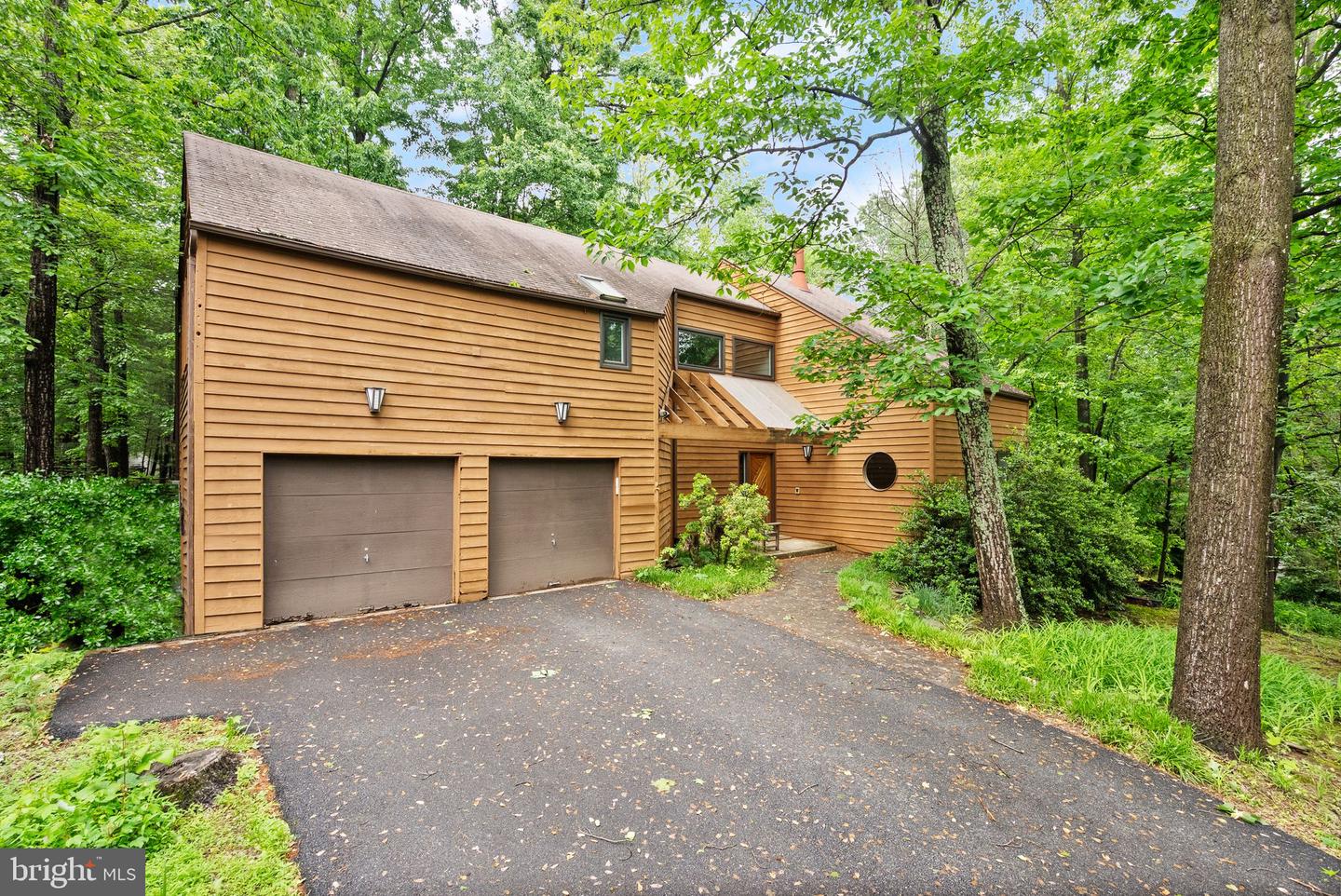 11598 NEWPORT COVE LN, RESTON, Virginia 20194, 4 Bedrooms Bedrooms, ,3 BathroomsBathrooms,Residential,For sale,11598 NEWPORT COVE LN,VAFX2241120 MLS # VAFX2241120